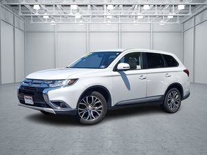 2017 Mitsubishi Outlander SE FWD photo