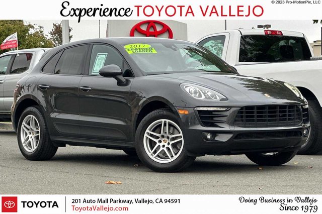 2017 Porsche Macan AWD photo