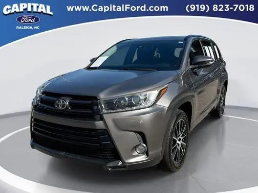 2017 Toyota Highlander SE FWD photo