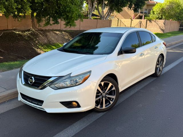 2017 Nissan Altima 2.5 SR FWD photo