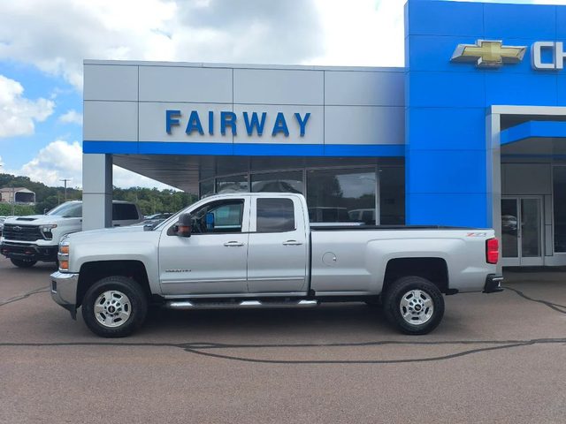 2017 Chevrolet Silverado 2500HD LT 4WD photo