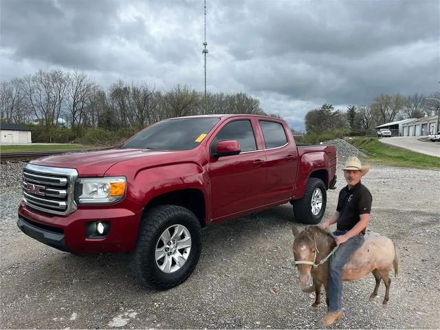 2017 GMC Canyon 4WD SLE 4WD photo