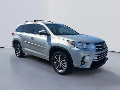 2017 Toyota Highlander XLE FWD photo