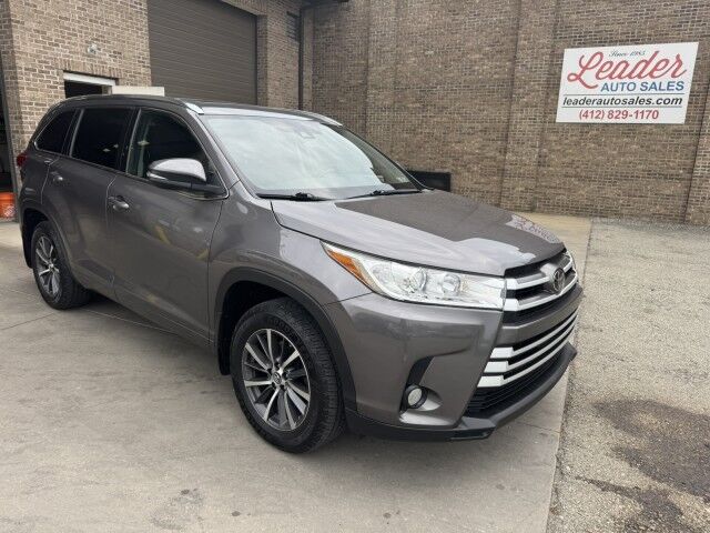 2017 Toyota Highlander XLE AWD photo
