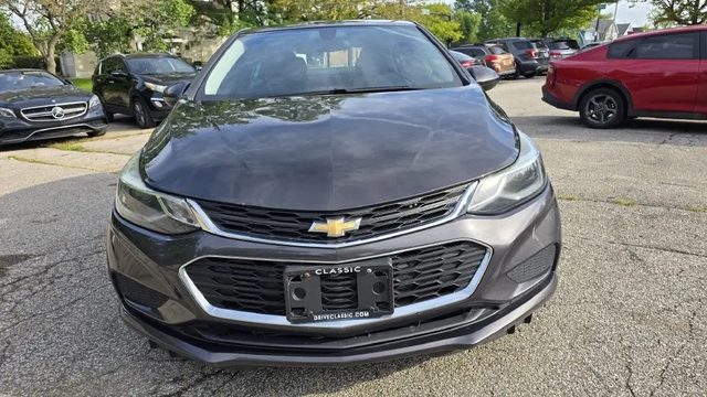 2017 Chevrolet Cruze LT FWD photo