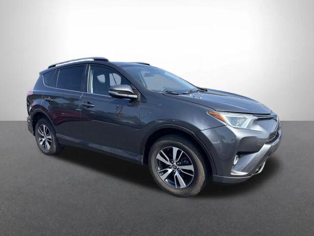 2017 Toyota RAV4 XLE AWD photo