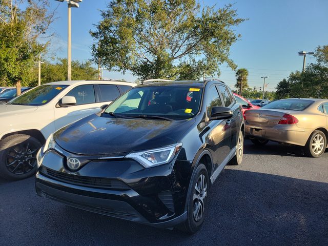 2017 Toyota RAV4 LE FWD photo