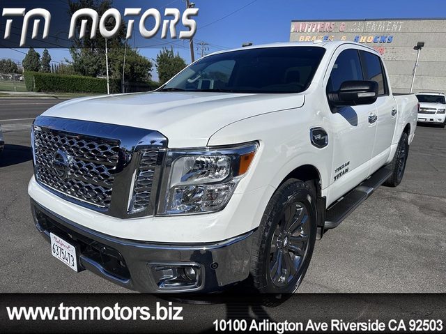 2017 Nissan Titan SV RWD photo