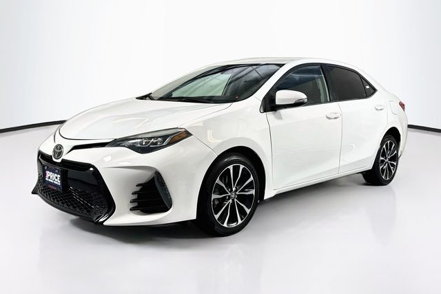 2017 Toyota Corolla SE FWD photo