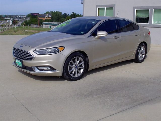 2017 Ford Fusion SE FWD photo