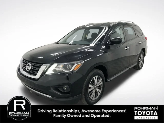 2017 Nissan Pathfinder SV 4WD photo