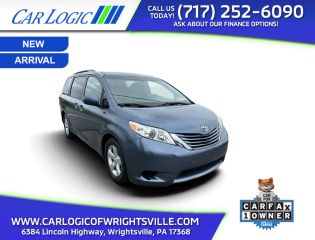 2017 Toyota Sienna LE FWD photo