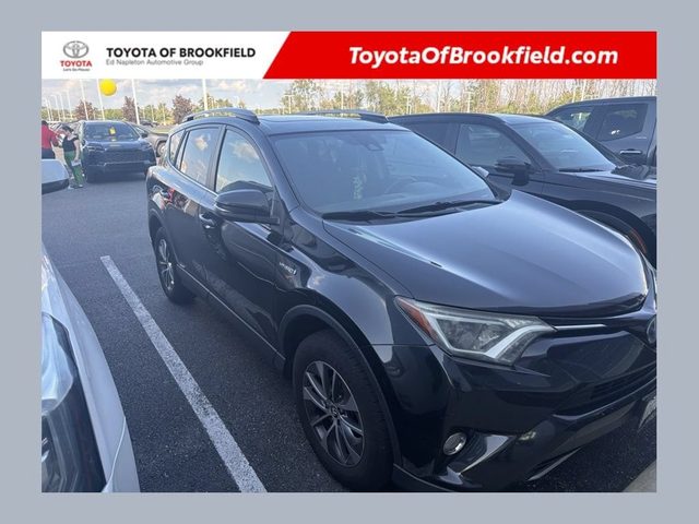 2017 Toyota RAV4 XLE AWD photo