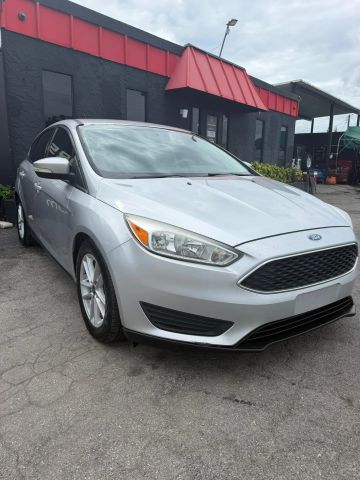 2017 Ford Focus SE FWD photo