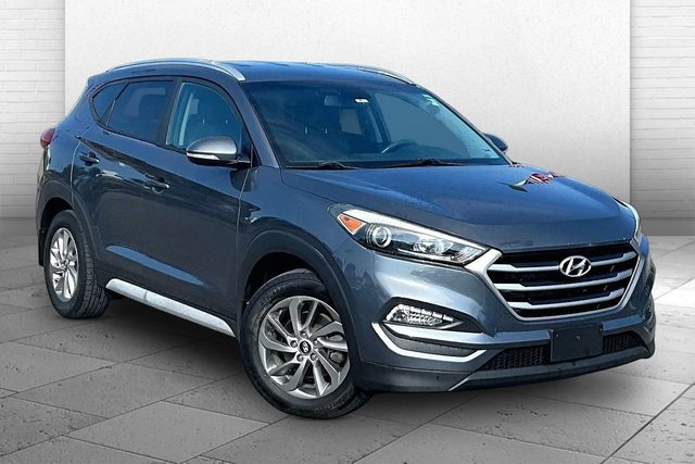 2017 Hyundai Tucson SE Plus FWD photo