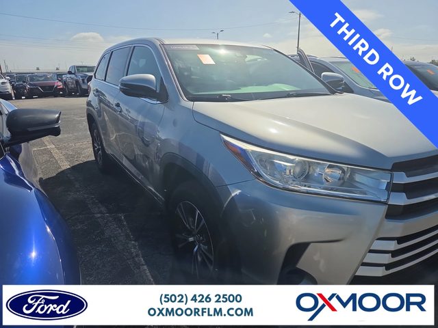 2017 Toyota Highlander LE FWD photo