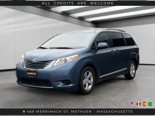 2017 Toyota Sienna LE FWD photo