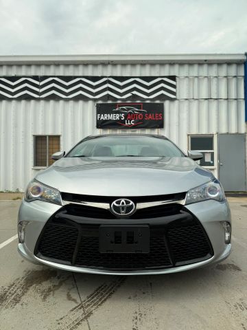 2017 Toyota Camry SE FWD photo