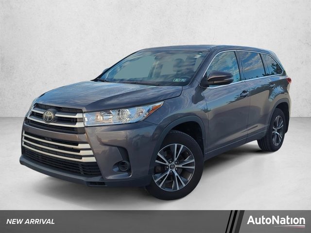 2017 Toyota Highlander LE AWD photo