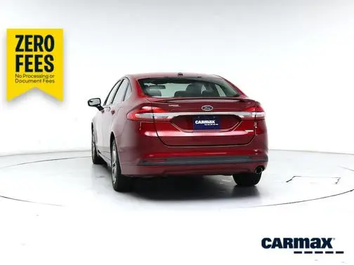 2017 Ford Fusion SE FWD photo