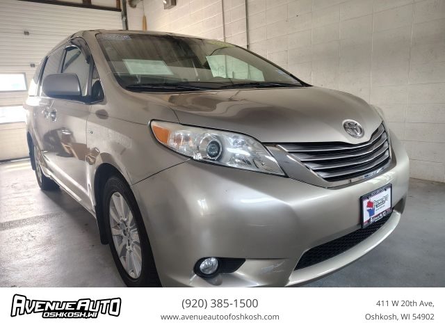 2017 Toyota Sienna XLE Premium AWD photo