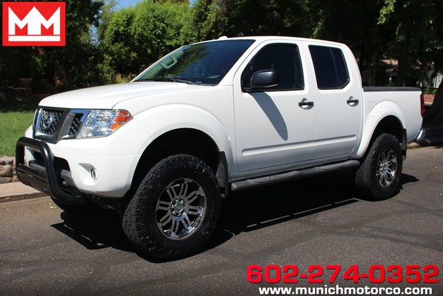 2017 Nissan Frontier SV V6 4WD photo
