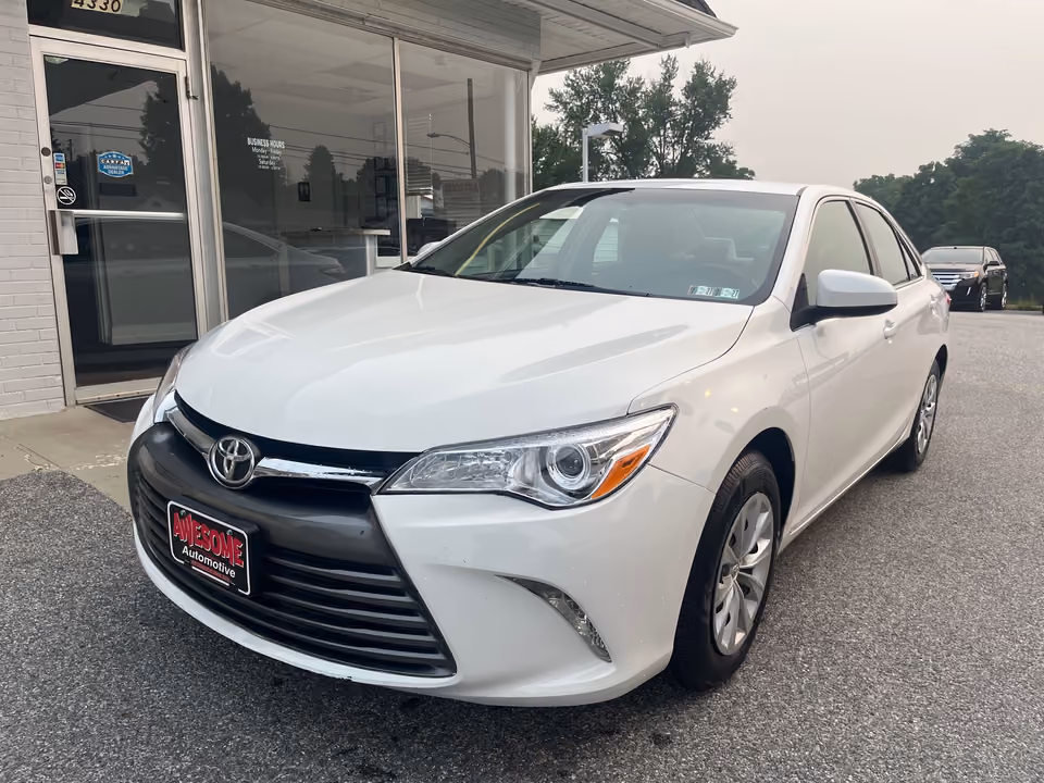 2017 Toyota Camry LE FWD photo