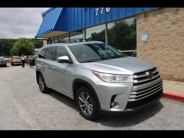 2017 Toyota Highlander XLE AWD photo
