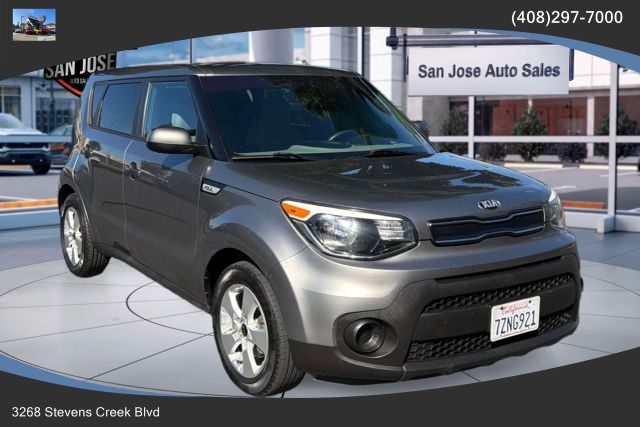 2017 Kia Soul Base FWD photo