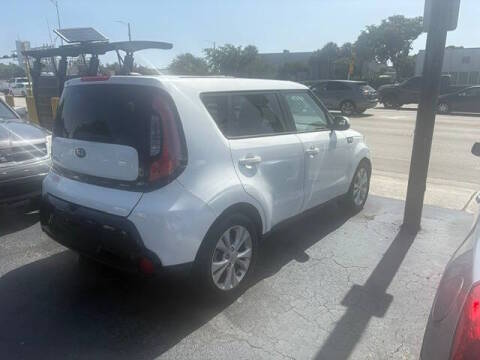 2016 Kia Soul + FWD photo