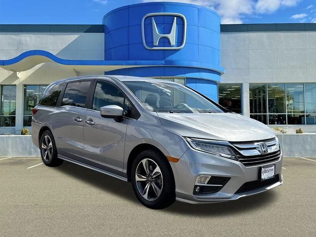 2018 Honda Odyssey Touring FWD photo