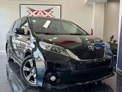 2017 Toyota Sienna SE Premium FWD photo