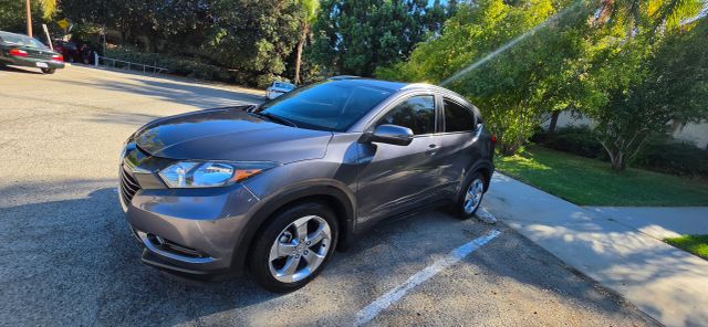 2017 Honda HR-V EX-L Navi FWD photo