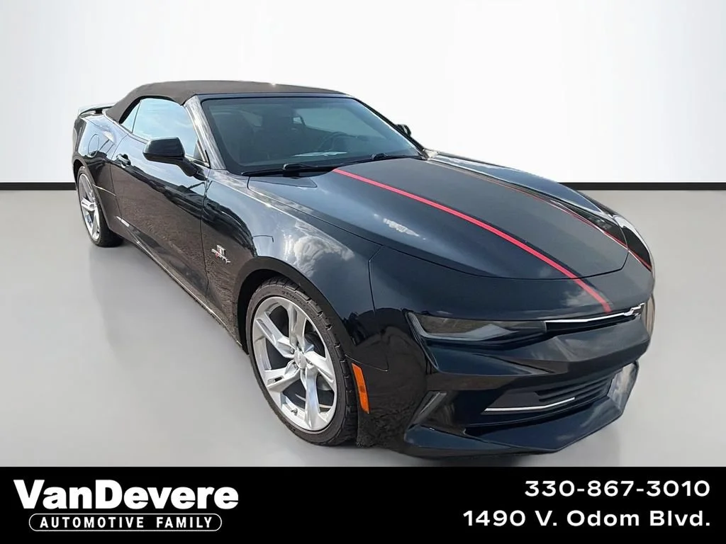 2017 Chevrolet Camaro 1LT RWD photo