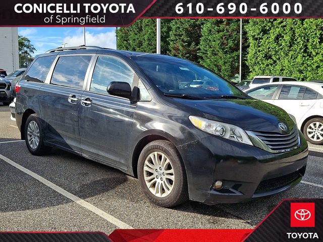2016 Toyota Sienna XLE FWD photo