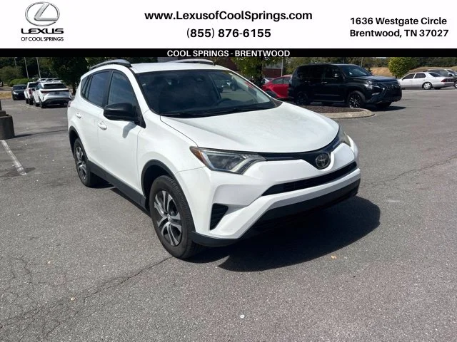 2017 Toyota RAV4 LE FWD photo