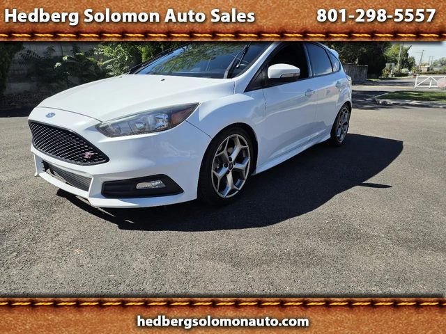 2017 Ford Focus ST FWD photo