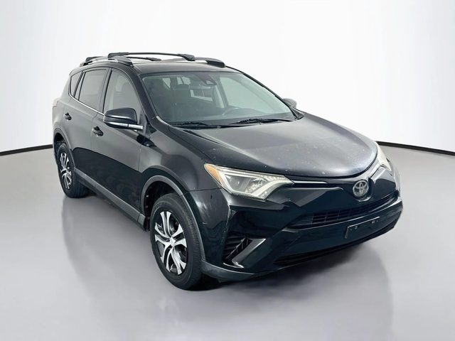 2017 Toyota RAV4 LE FWD photo