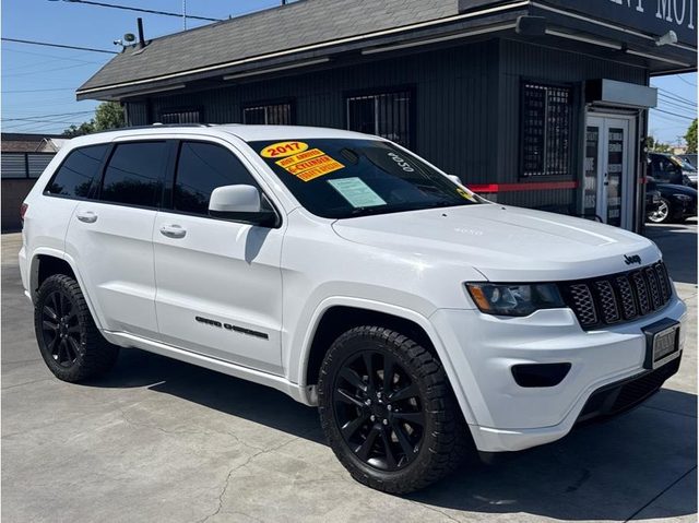 2017 Jeep Grand Cherokee Altitude RWD photo