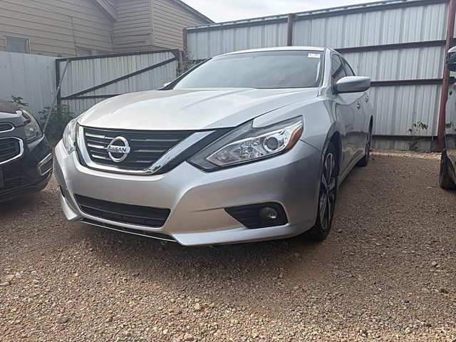 2017 Nissan Altima 2.5 SR FWD photo