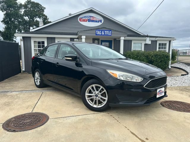 2017 Ford Focus SE FWD photo