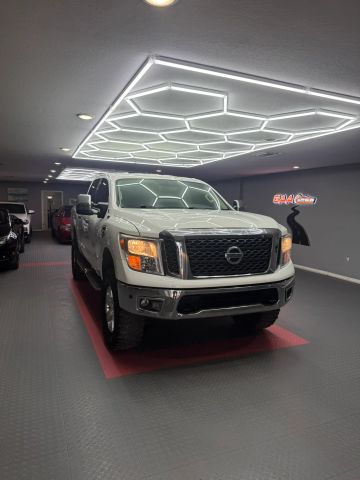2017 Nissan Titan SV RWD photo