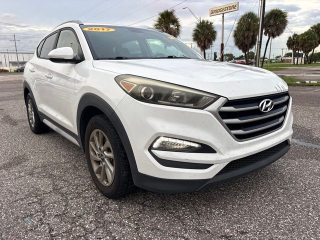 2017 Hyundai Tucson SE Plus FWD photo