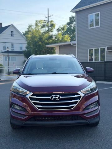 2017 Hyundai Tucson SE AWD photo