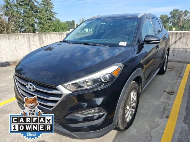 2017 Hyundai Tucson SE Plus AWD photo