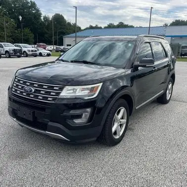 2017 Ford Explorer XLT 4WD photo