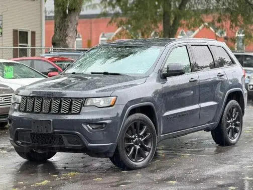 2017 Jeep Grand Cherokee Altitude 4WD photo