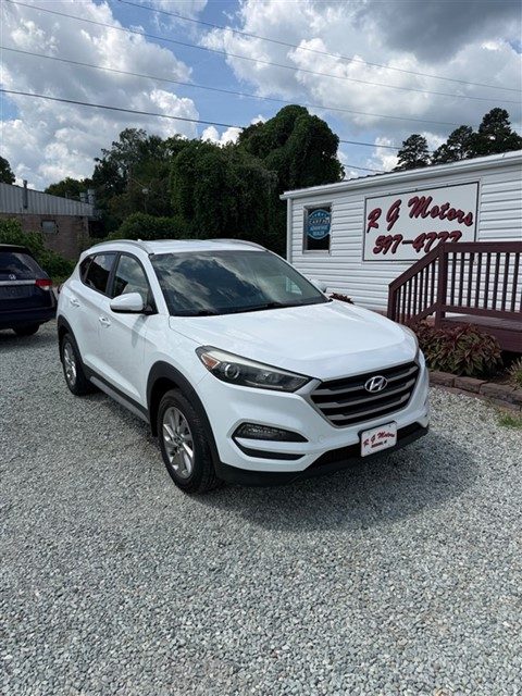 2017 Hyundai Tucson SE Plus AWD photo