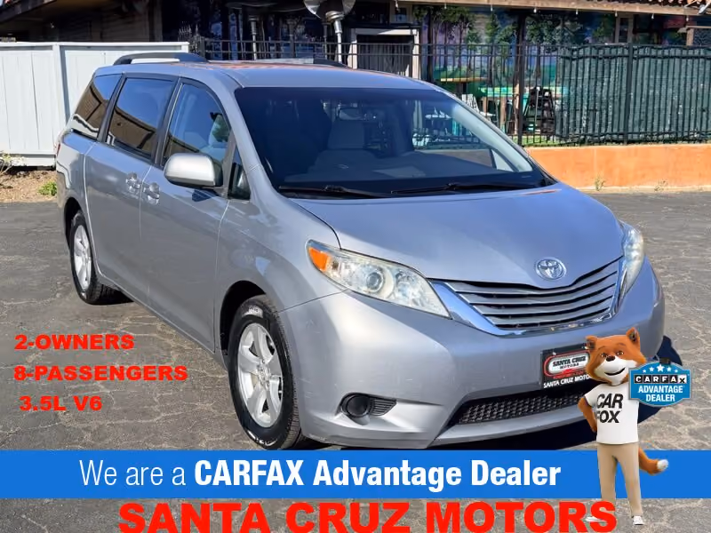2017 Toyota Sienna LE FWD photo