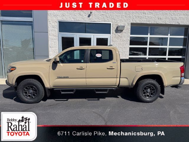 2017 Toyota Tacoma SR5 4WD photo